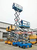 海南某軍區全自行移動剪叉升降平臺